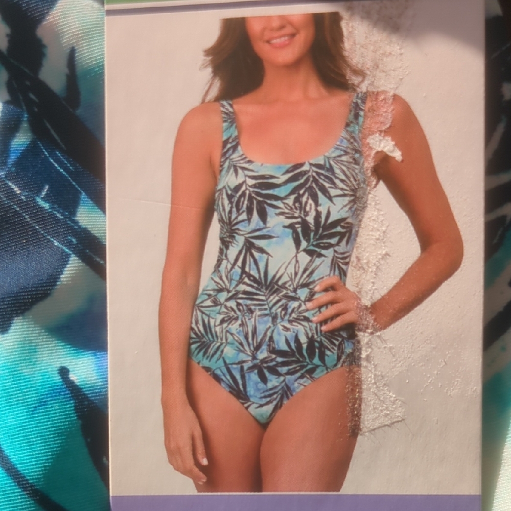(NEW) OP Tropical Leaf Print Swimsuit SIZE XS PERFECT FOR ALL SUMMER LONG ⛱️